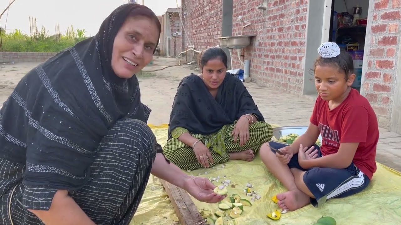 Bhua bhatiji te nuhh sass ne mil k paia amb da achar 🥭🥭🥭