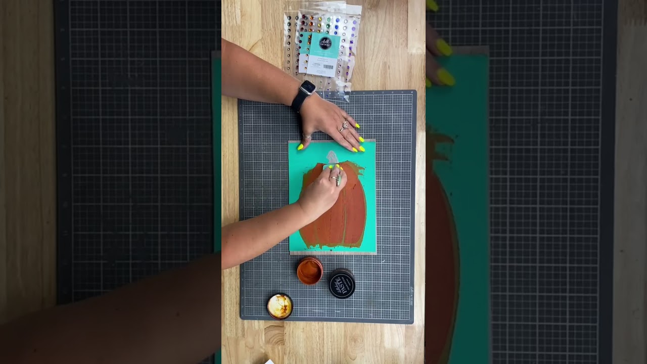 Blingy Pumpkin #diydecor #diycrafts #diy #creativesarah #falldecor #falldiy #fallcrafts