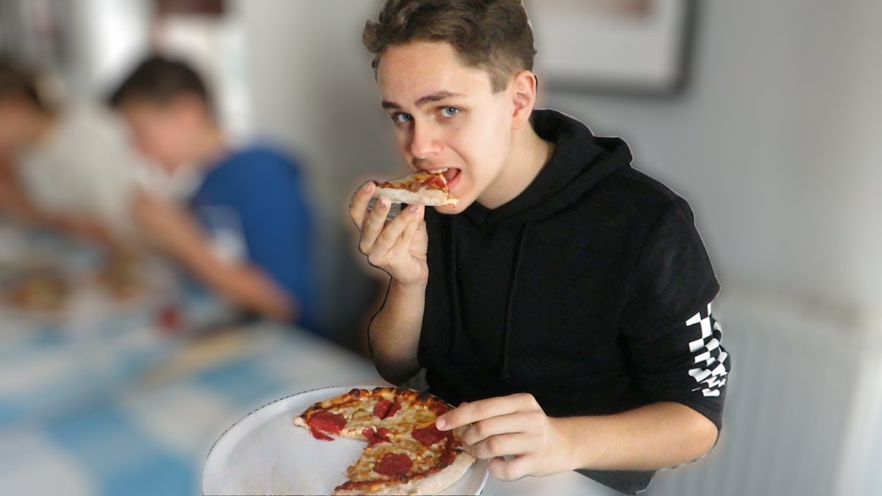 PIZZA machen in einer PIZZERIA?