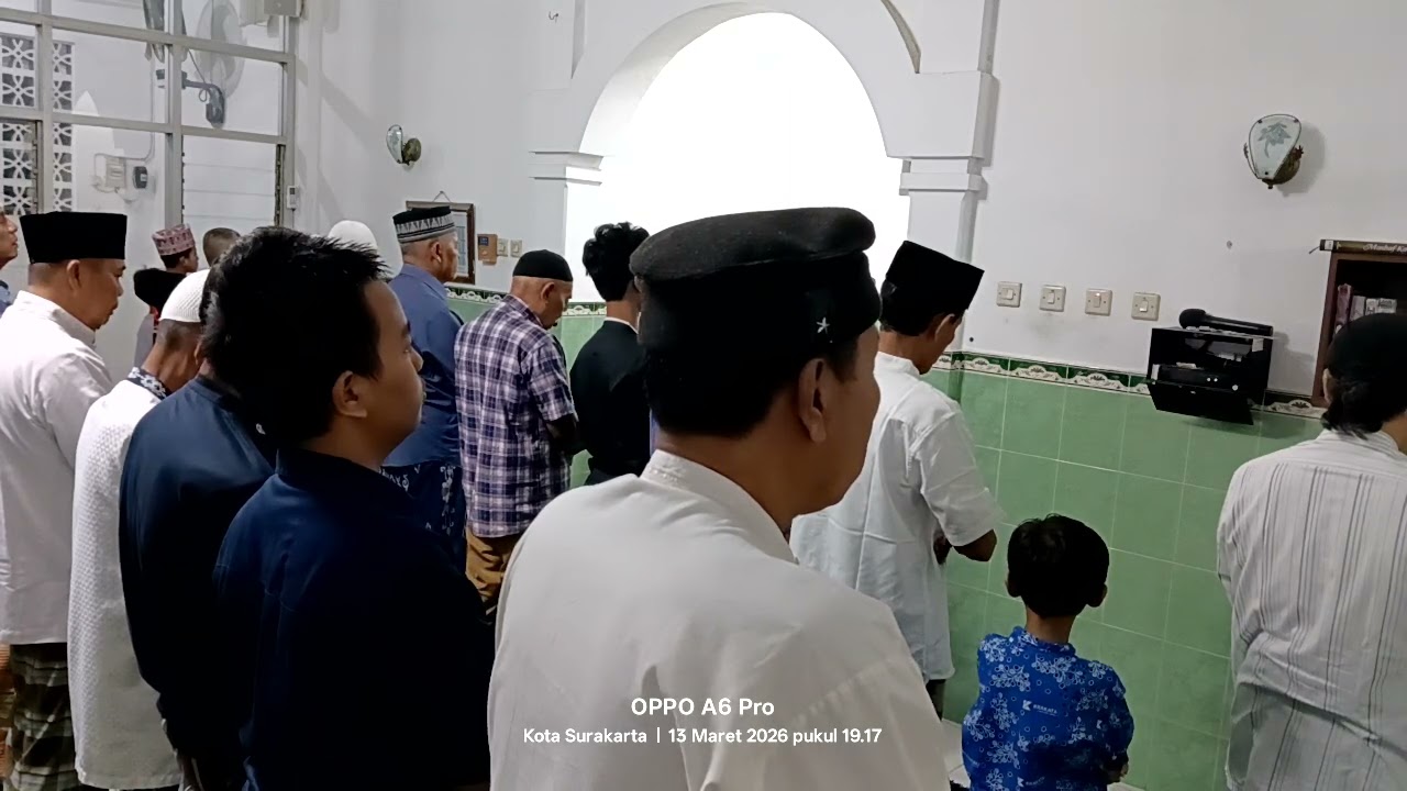 0313-1917 Ust Yusuf Abdullah Imam Sholat Isya Masjid Al Huda Sibela Mojosongo Solo 13 Maret 2026