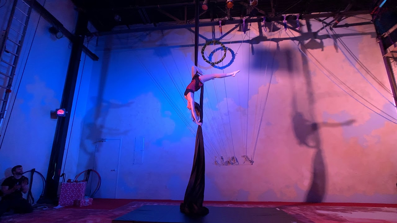 Laura Emiola Aerial Artist - 