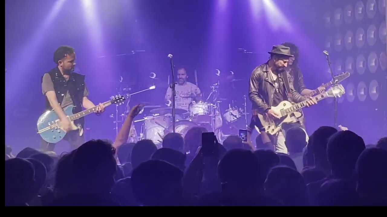 LA FUGA CONCIERTO COMPLETO 2025  SALA OASIS CLUB TEATRO ZARAGOZA .