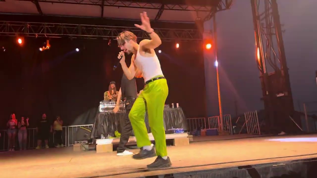 Yung Gravy & bbno$ - Whip A Tesla (live in Monroe Michigan 7/31/23)