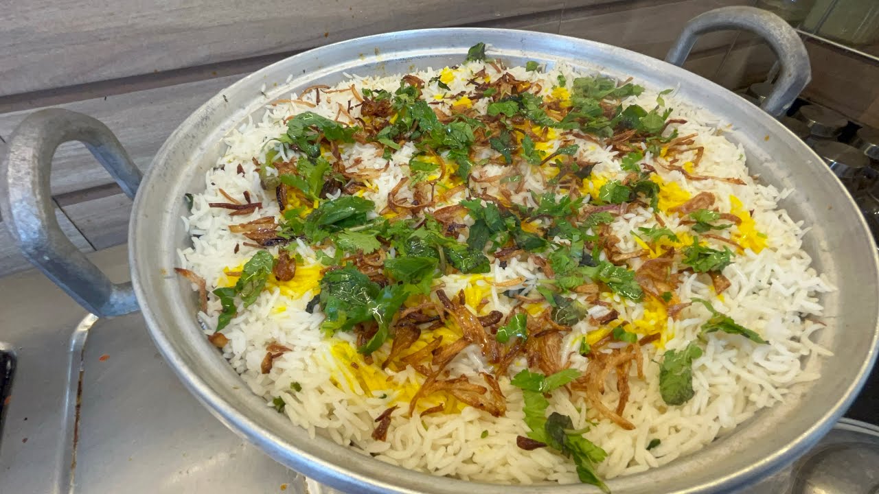 Royal Lucknowi Biryani 👑🍗 