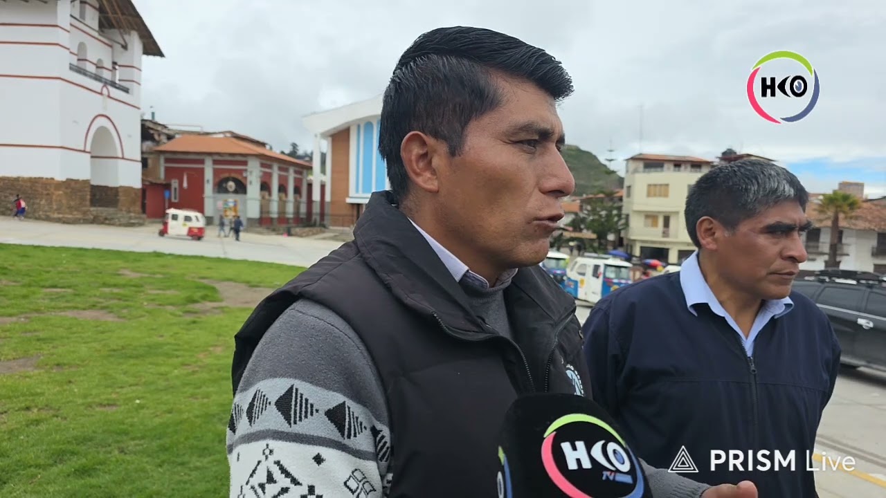 comisario de la parte baja y alta ven las festividades