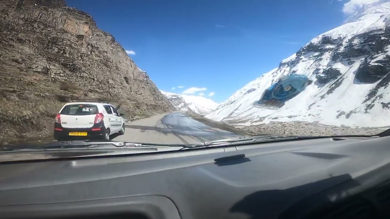 Manali Awesome | मनाली में बर्फ़ #shorts #youtubeshorts #manali #driving #india #snow #mountains