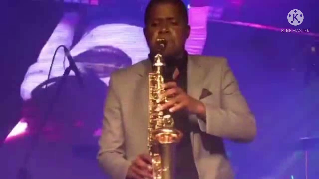 VUYI SAX PERFOMING A TRIBUTE TO CALVIN - BANJALO ABANTU (LIVE)