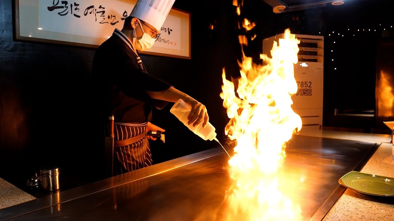 미국에서 10년간 총괄 셰프로 일했죠! 퍼포먼스 철판 요리의 달인 / amazing skill, teppanyaki steak master - korean street food