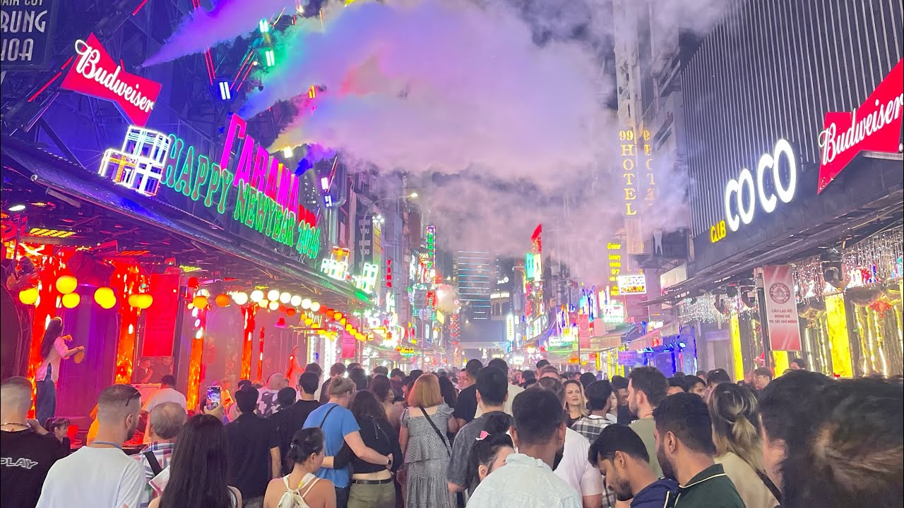 Crazy Nightlife on Bùi vien Walking Street Ho Chi Minh City Vietnam 🇻🇳 #party #newyear #celebration 