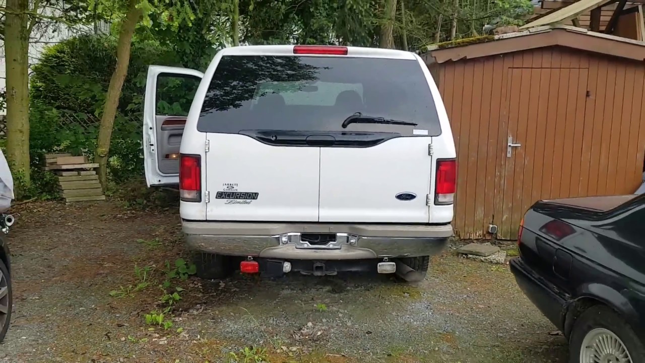 2000 Ford Excursion V10 cold start with Flowmaster 44