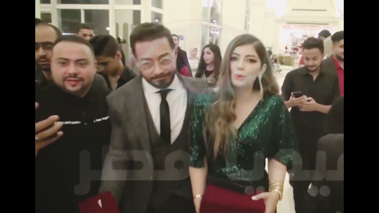 انفعال شديد من الفنان أحمد زاهر على المعجبين بسبب التلزيق والتصوير مع ليلى.