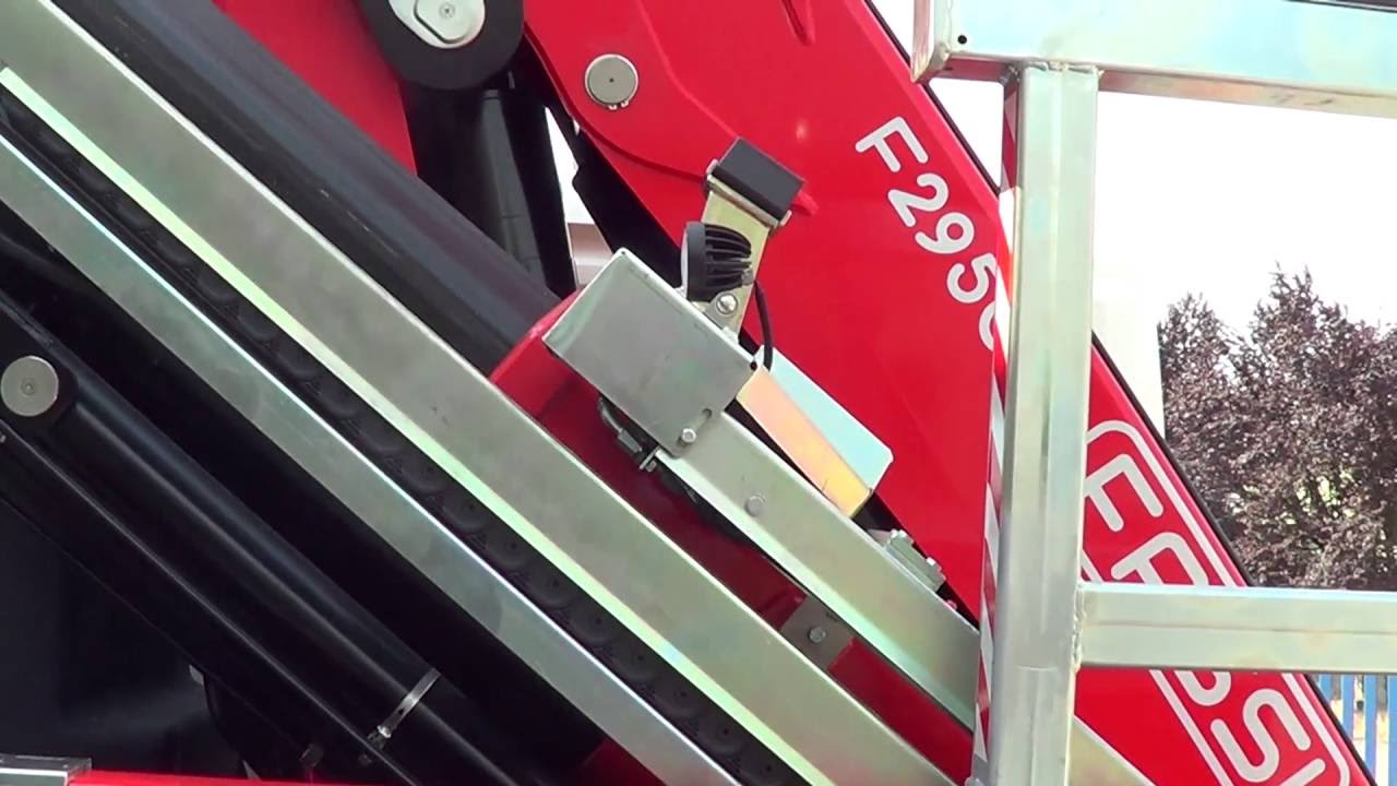 Scania 3 assi - Pianale ribassato con rampe registrabili, trasporto barche e container con gru Fa