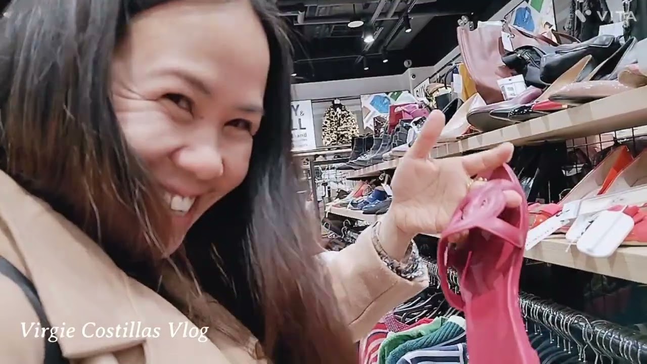 Comparison shopping in Moko Mall Mong Kok
