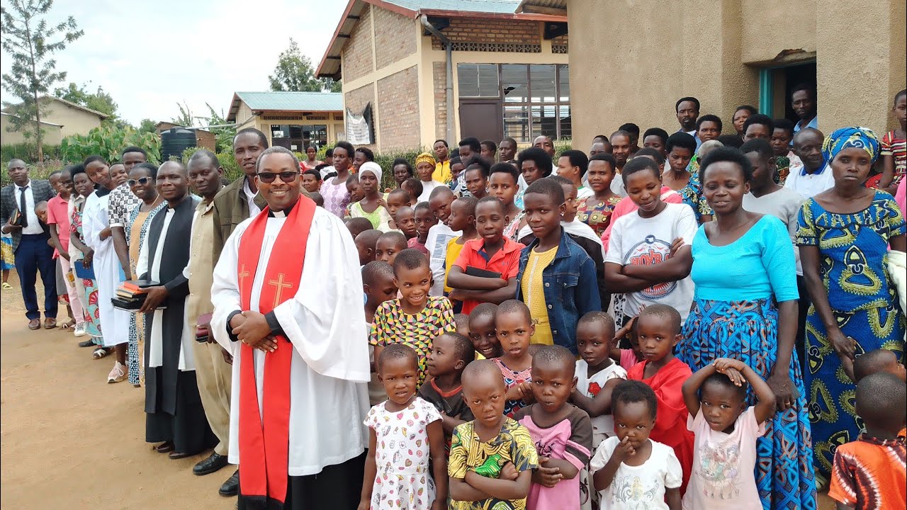 NTAWAKWIVANGA MUBY'UBU BUGINGO NGO ABE AKINEJEJE UWAMWANDIKIYE IGISIRIKARE🕴🏻👩🏻‍✈️👨🏻‍✈️(2 TIM 2:4)