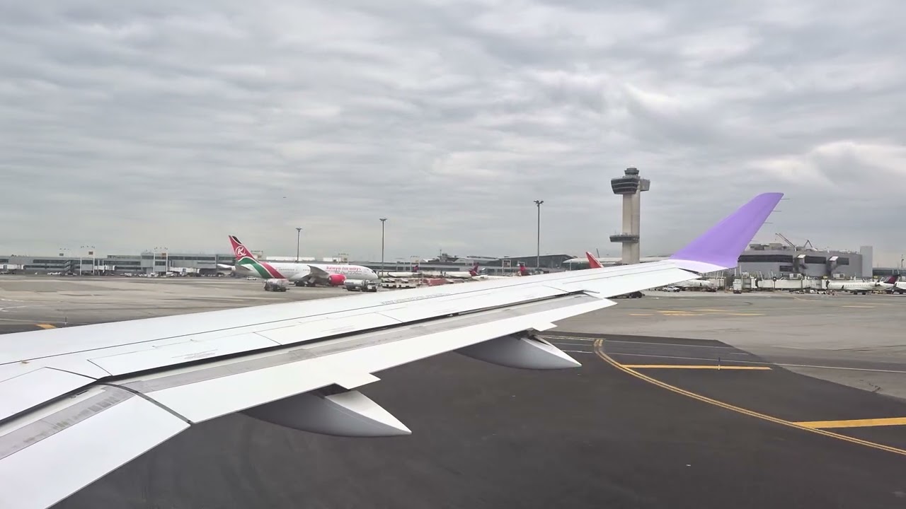 JBU2902 - Pushback, Taxing and Takeoff from John F. Kennedy International Airport
