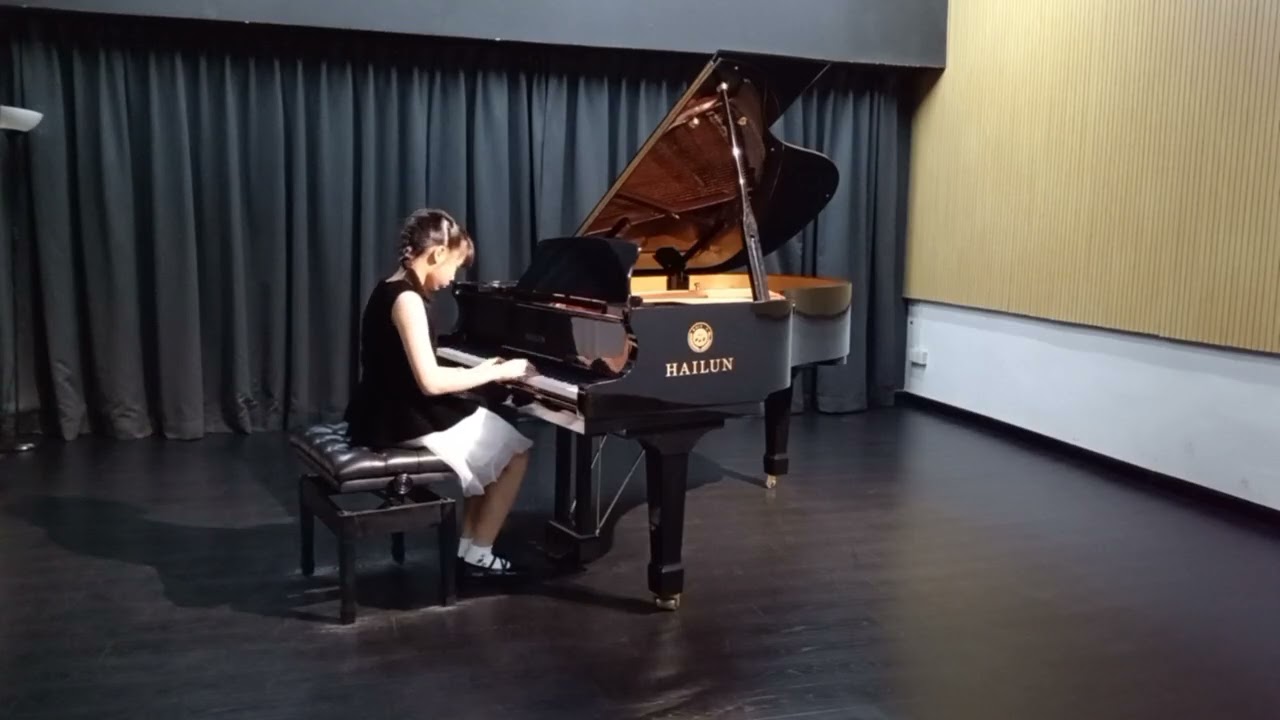 Kong Xin Ying performing Always With Me