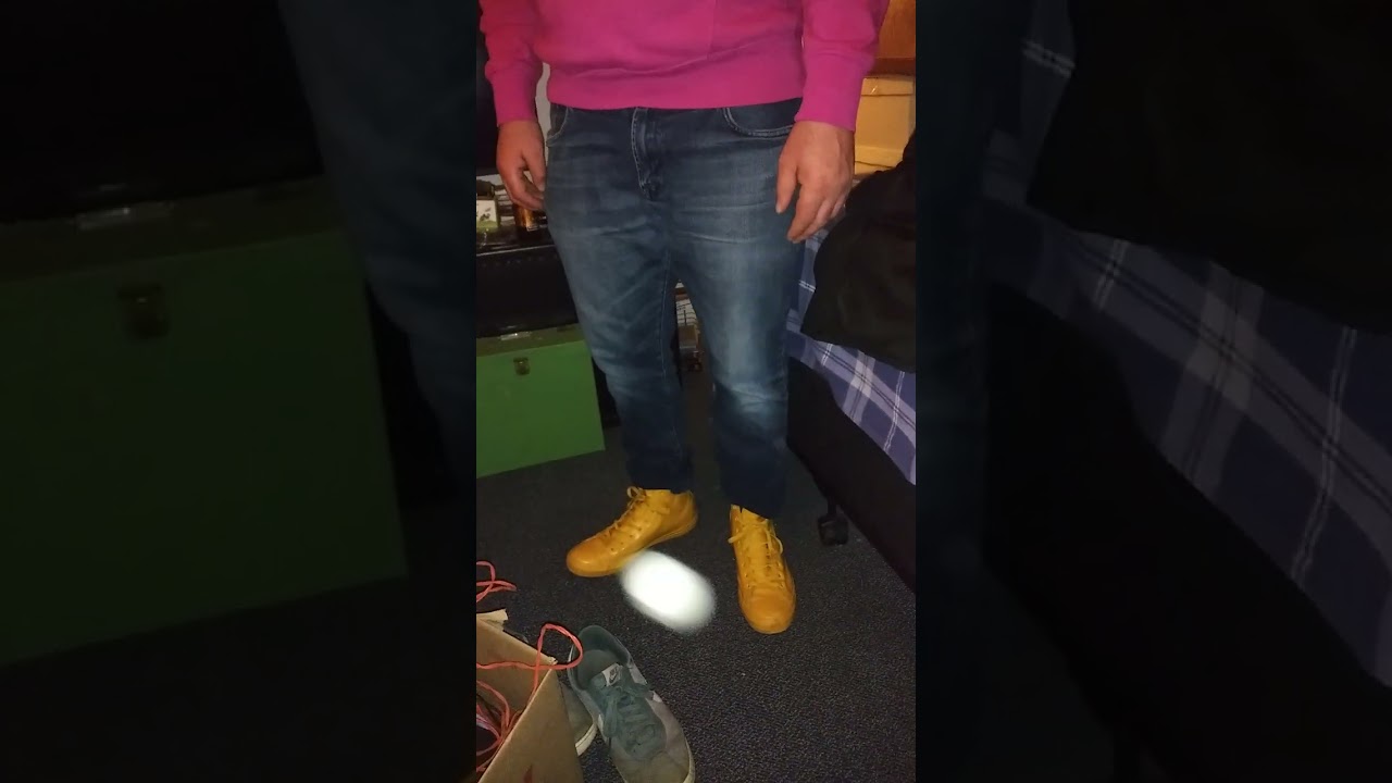#Ben in yellow converse rubber #malesneakers #onfoot