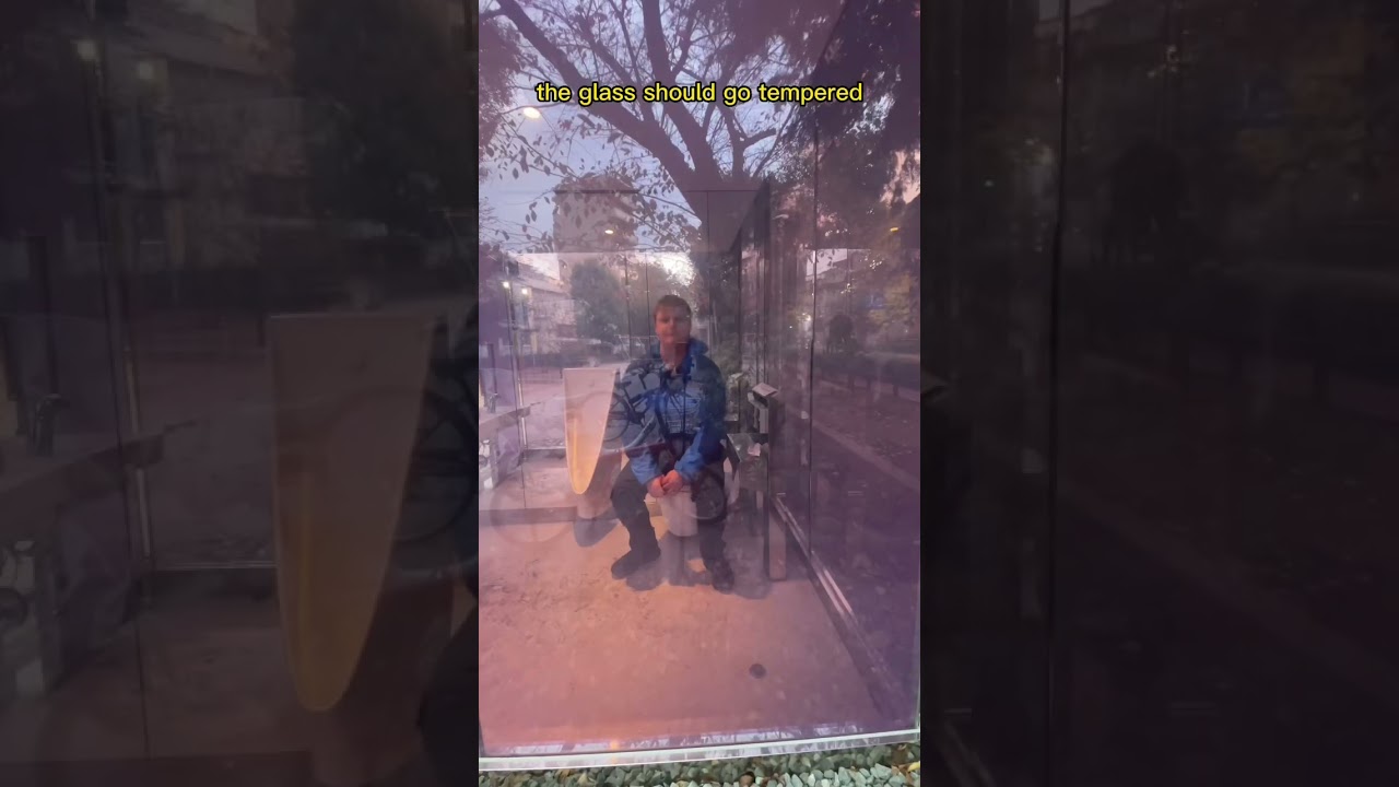 Прозрачный общественный туалет 🚽 👀