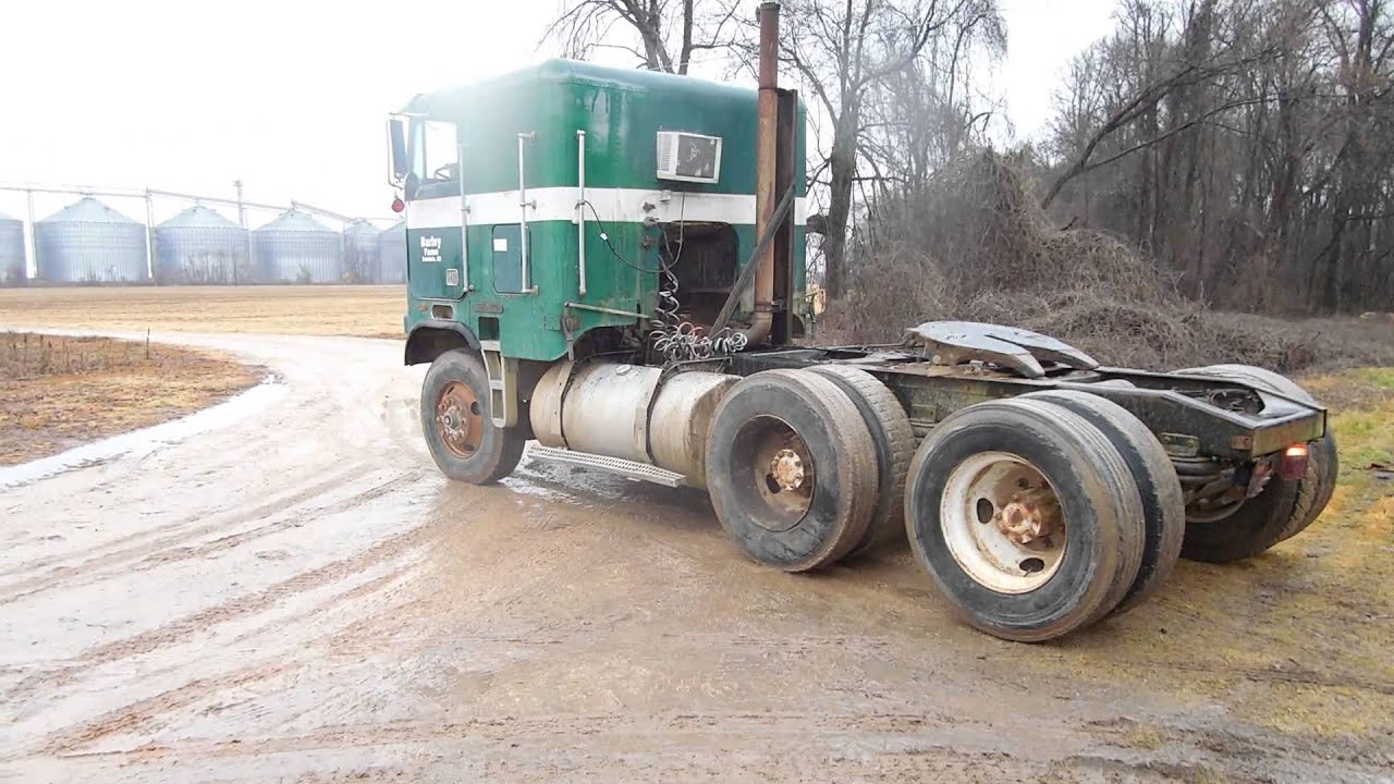 BigIron.com, Online Auction, 3/30/16, AM3042, 1987 Freightliner
