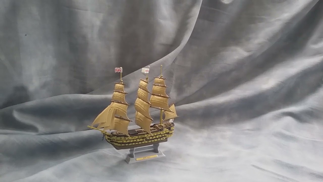 REVELL H.M.VICTORY  1:225  -  THE FINISHED MODEL.