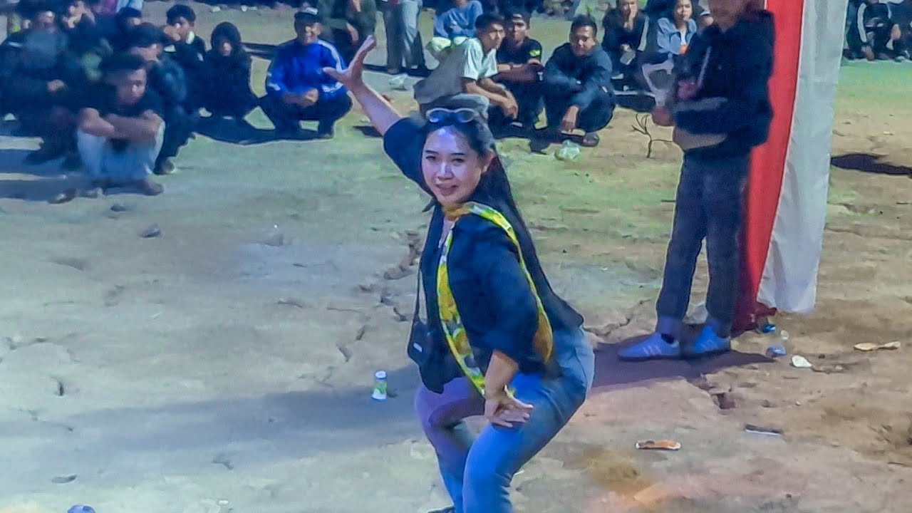 AKSI MENCUG SICANTIK BIKIN GAGAL FOKUS!!! Seunggak Jaipong Kandaga Pusaka Sunda - Mukti Group