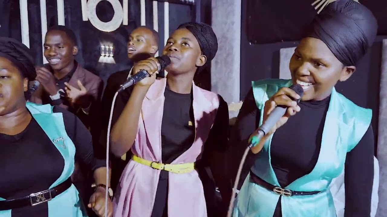 ABIHANGANYE.CHOIR DUFITE BYINSHI BYO KUKUVUGAHO. MANA