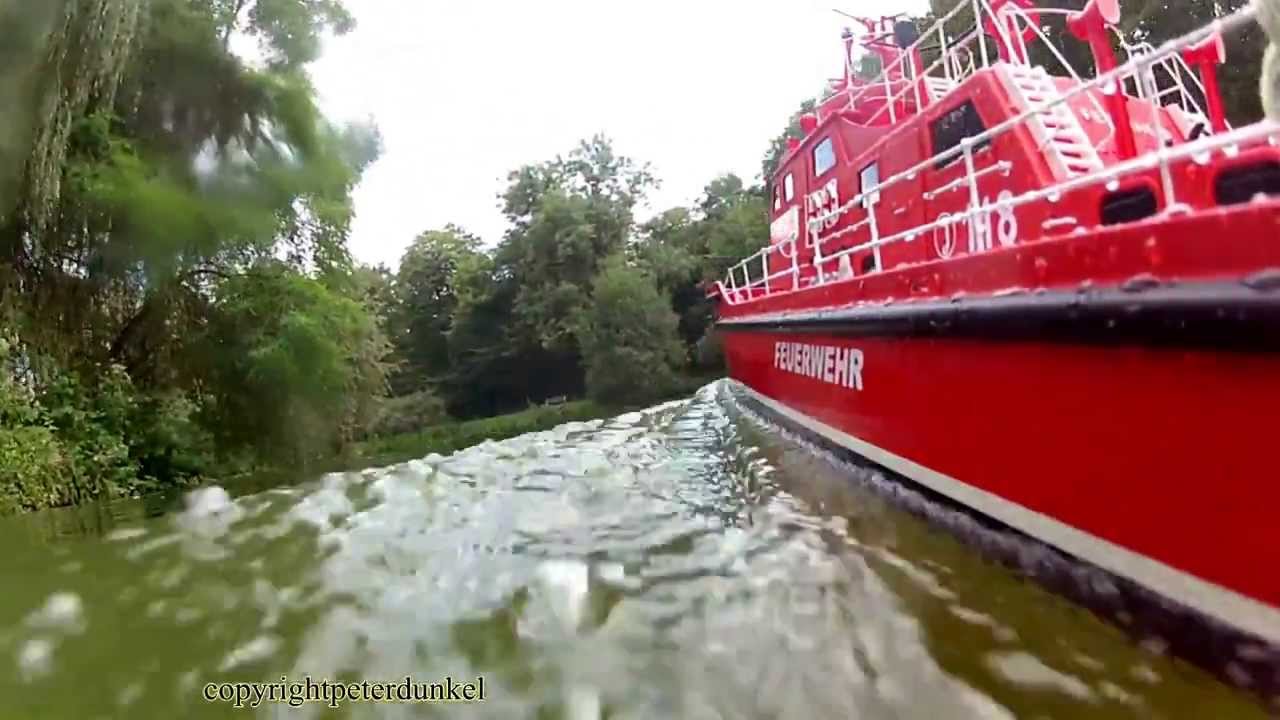 RC RESCUE FIRE FIGHT BOAT DÜSSELDORF THREE-VIEW + MAXIMUM SPEED