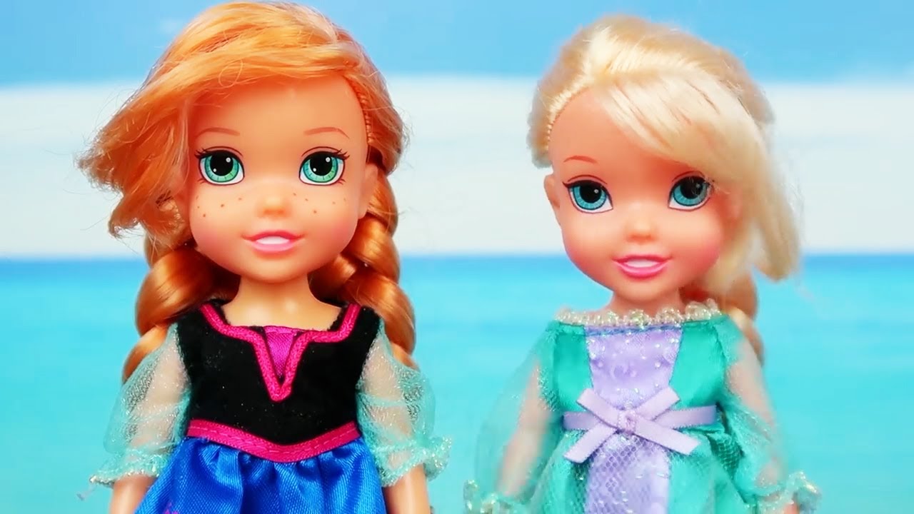 ❄️ ELSA AND ANNA TODDLERS VACATION|| Frozen Dolls