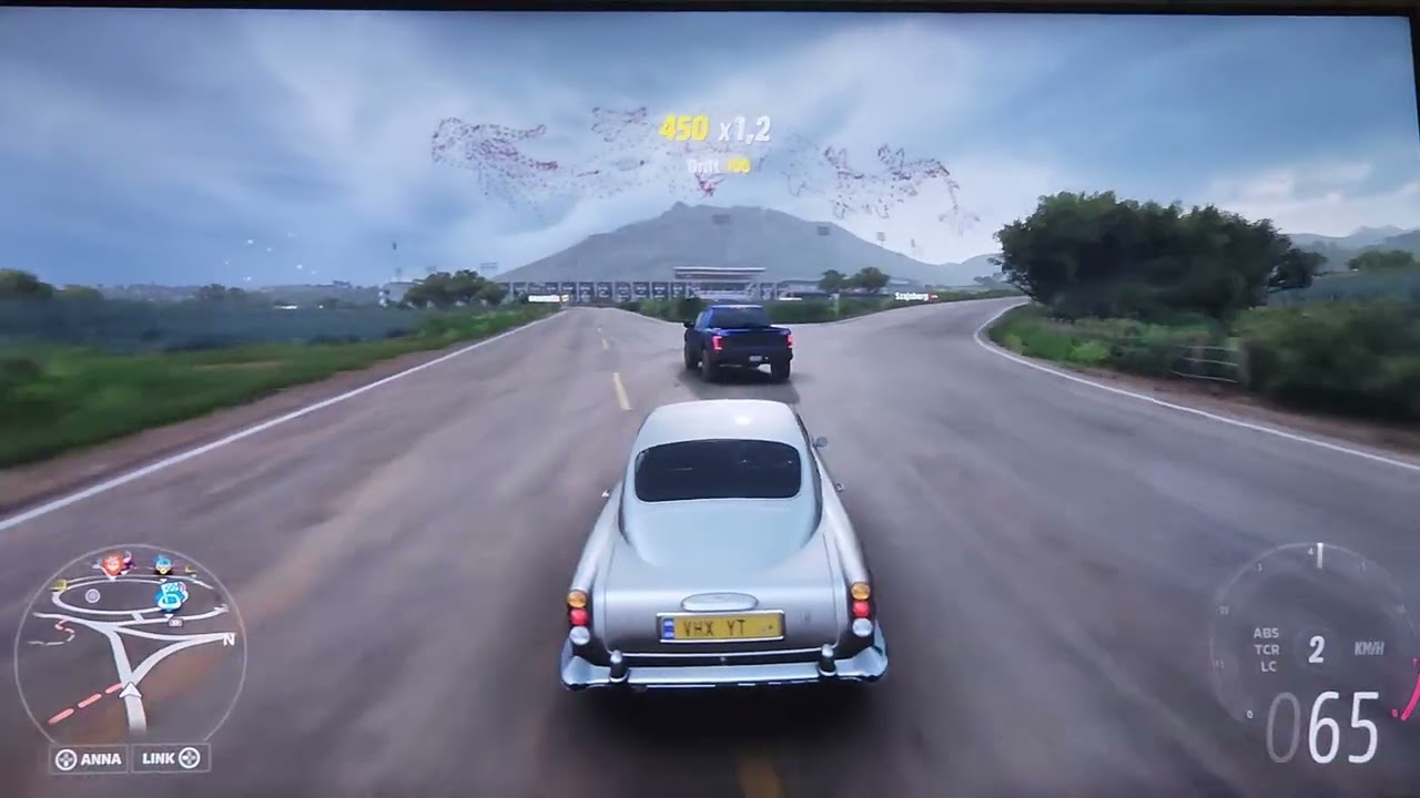 Forza Horizon 5 esse é o ASTON MARTIN DB5 1964 lindo se inscreve ai no meu canal galera VHX YT blz 