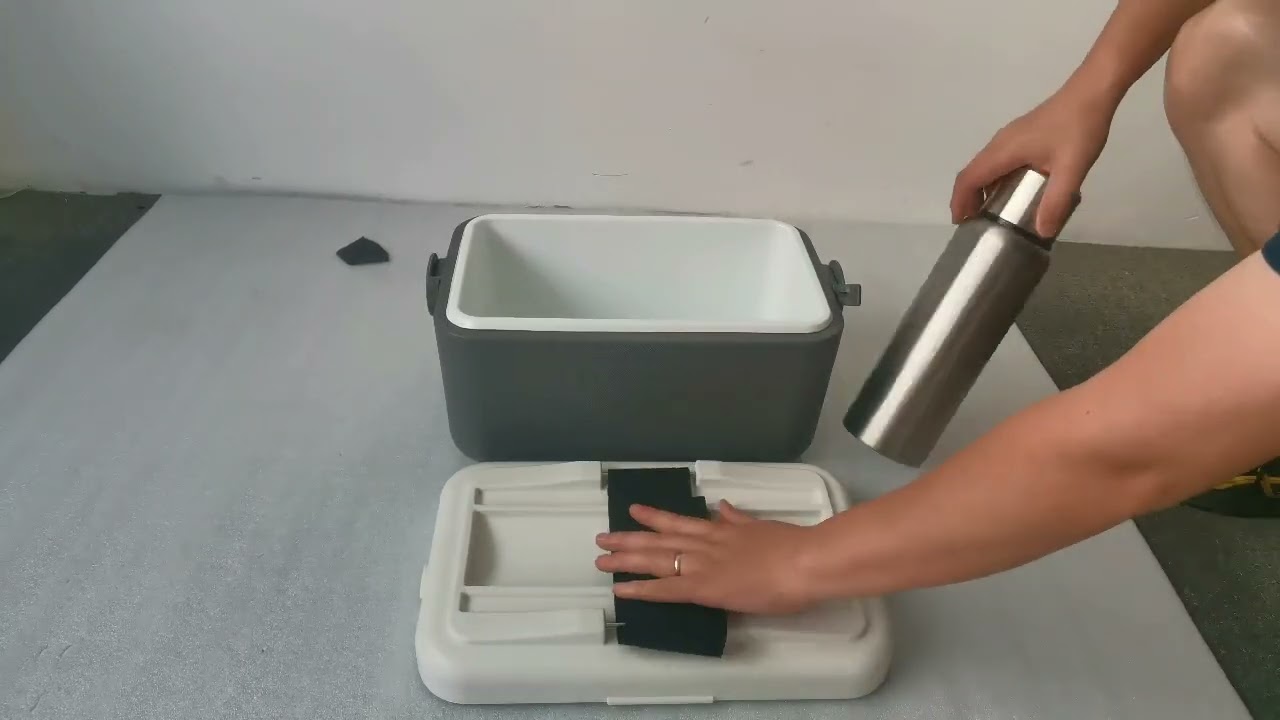 chilly bin and flask