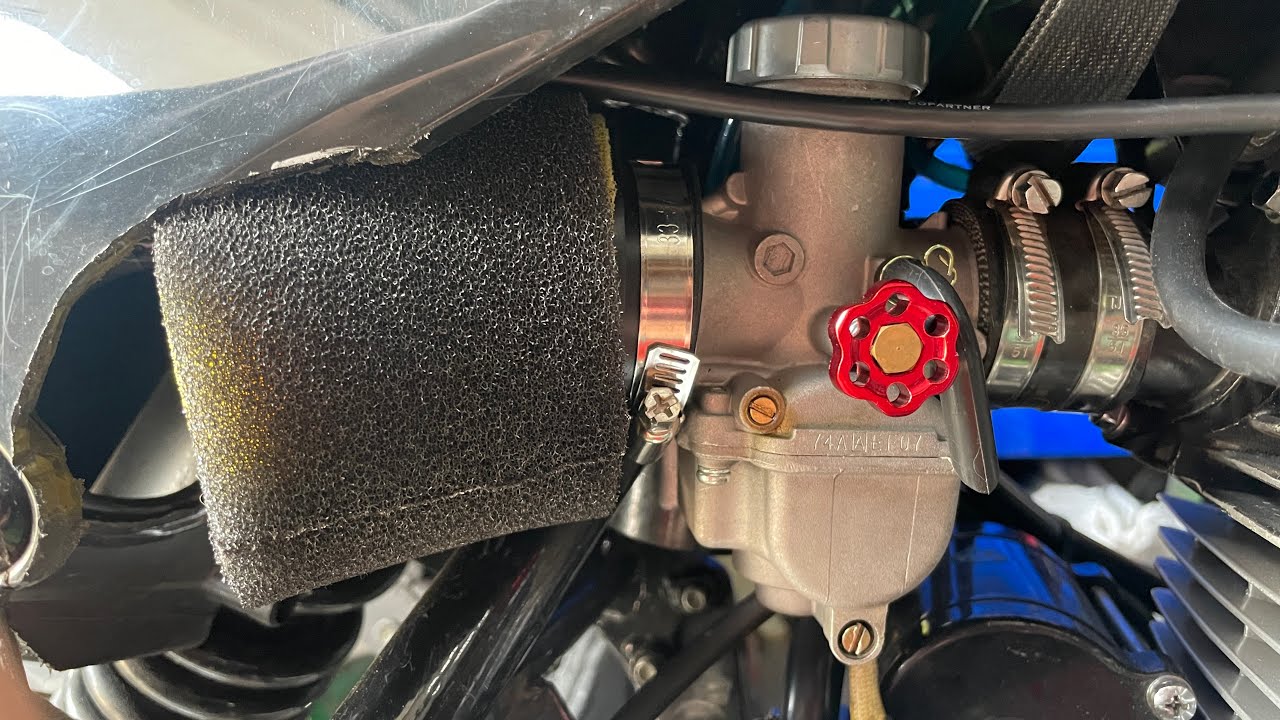 Mikuni or Keihin carburetor slide removal PE28