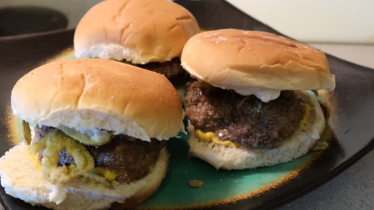 Easy Delicious steamed hamburgers in the instant pot