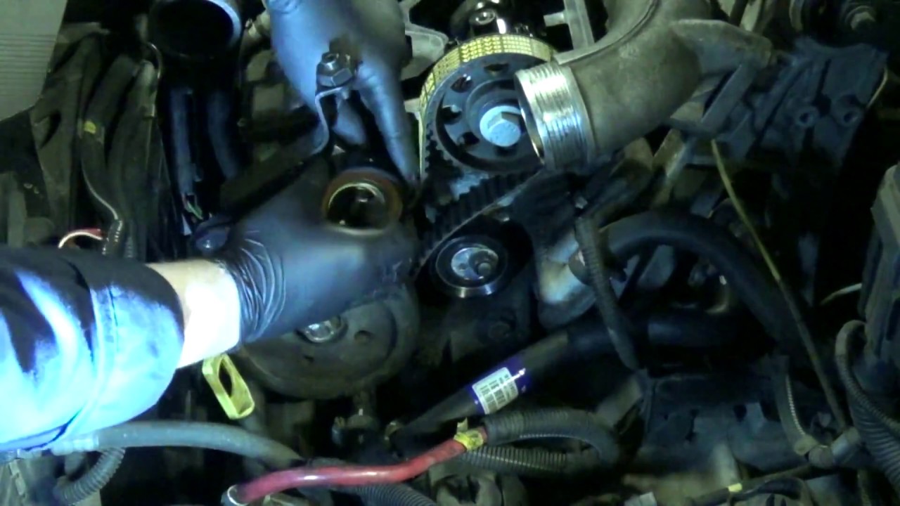 Замена ремня ГРМ D5252T, часть 6: Установка ремня топливного насоса высокого давления. Volvo 850 ...