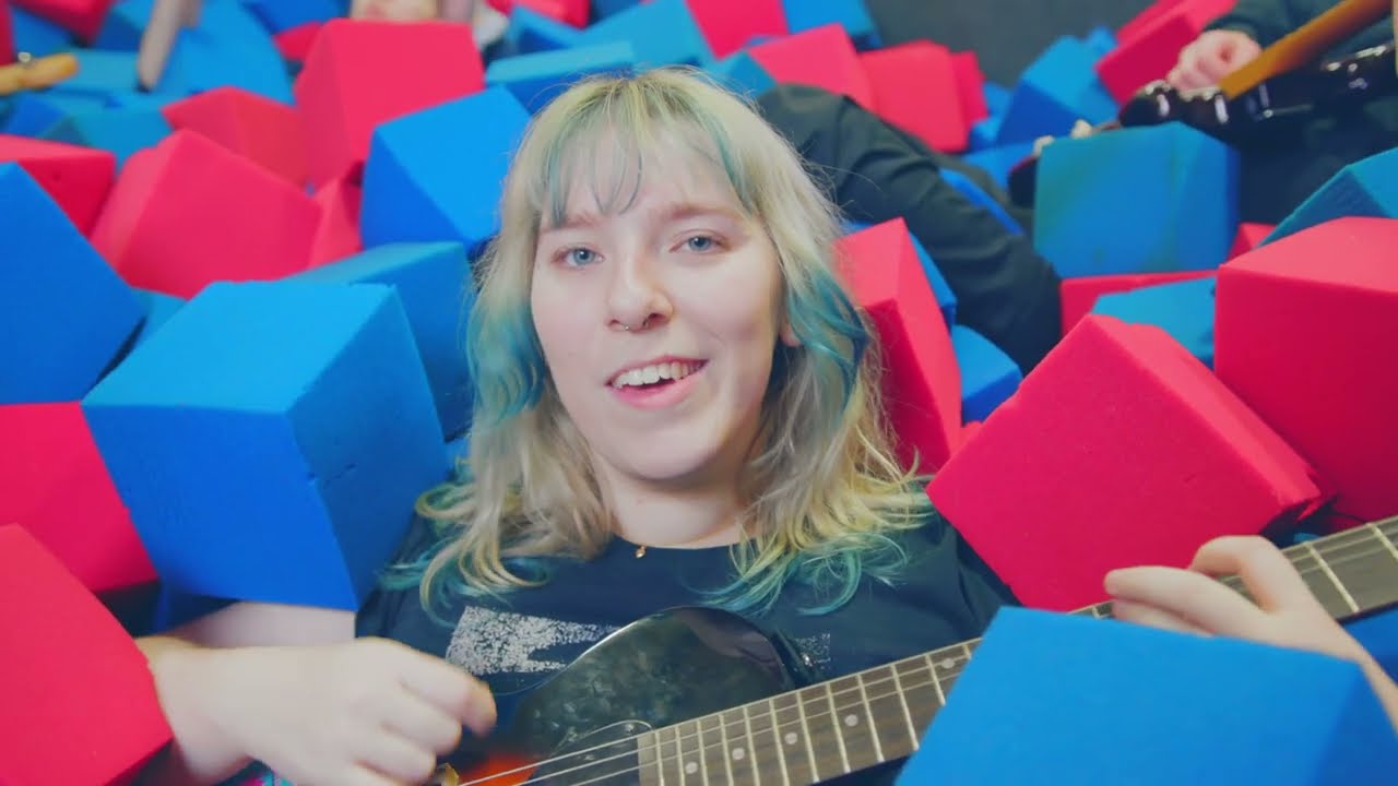 fanclubwallet - Gr8 Timing! (Official Video)