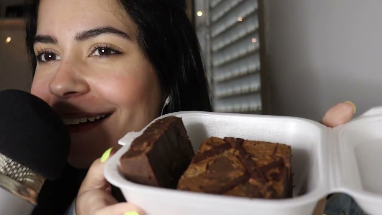 ASMR COMENDO BROWNIE DE NUTELLA