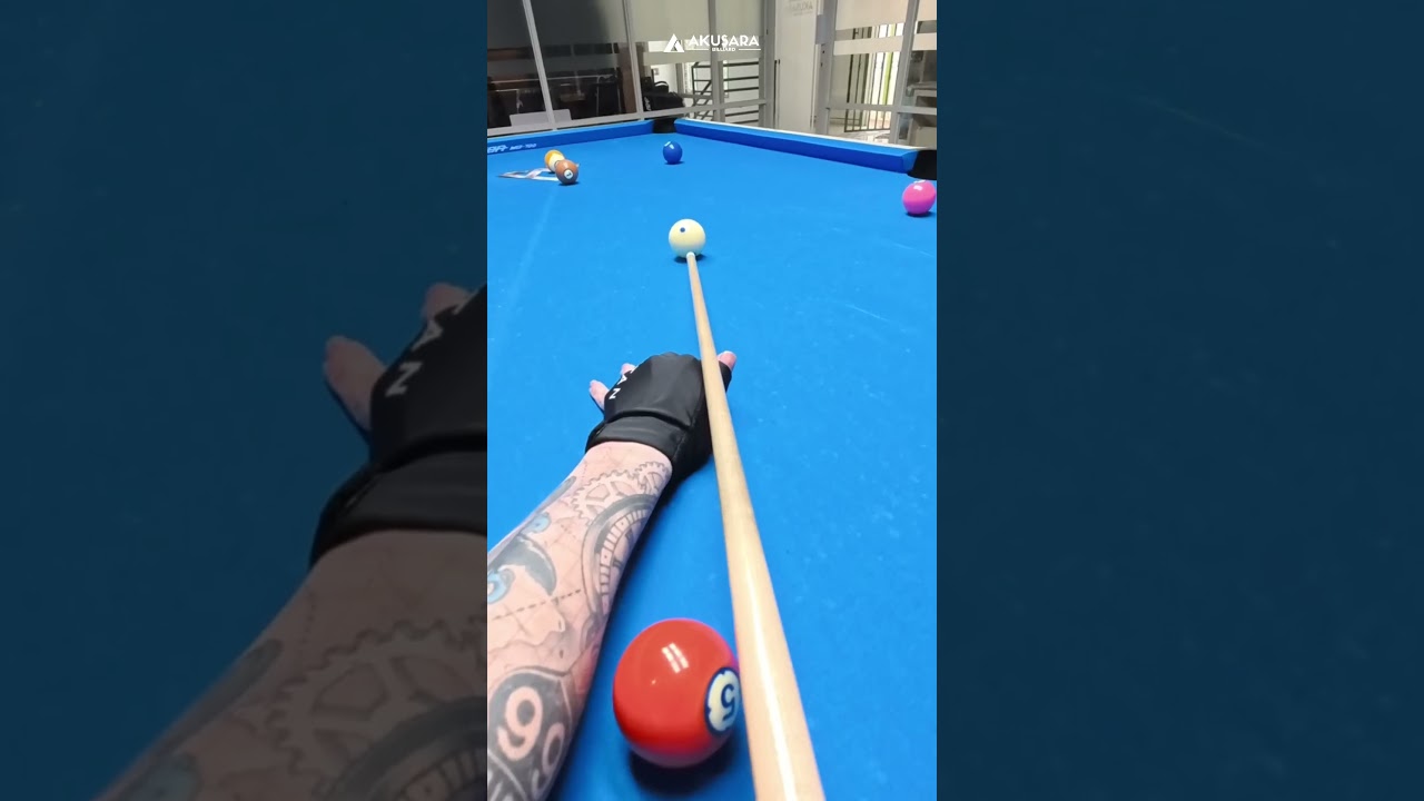 Вид от первого лица во время завершения игры в 9-шаровый бильярд с тренером Танакой. Разбивка и з...