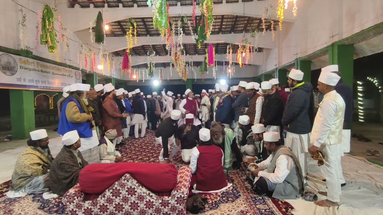 30 URS MUBARAK MEHAFIL E SAMA( YA MOHAMMED BA MANE BE SARO SAMA MADADE)ZERA SARPARASTI TAJ UL AULIYA