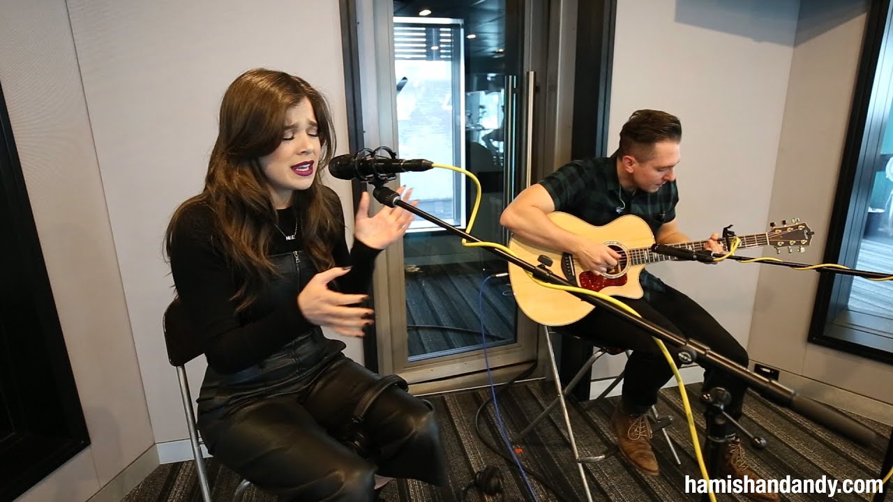 Hailee Steinfeld covers Love Yourself