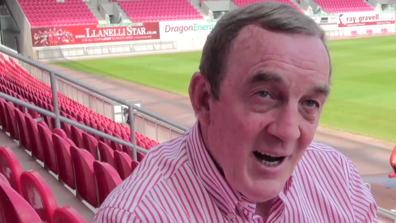 Barbarians legend Phil Bennett on 'that try'