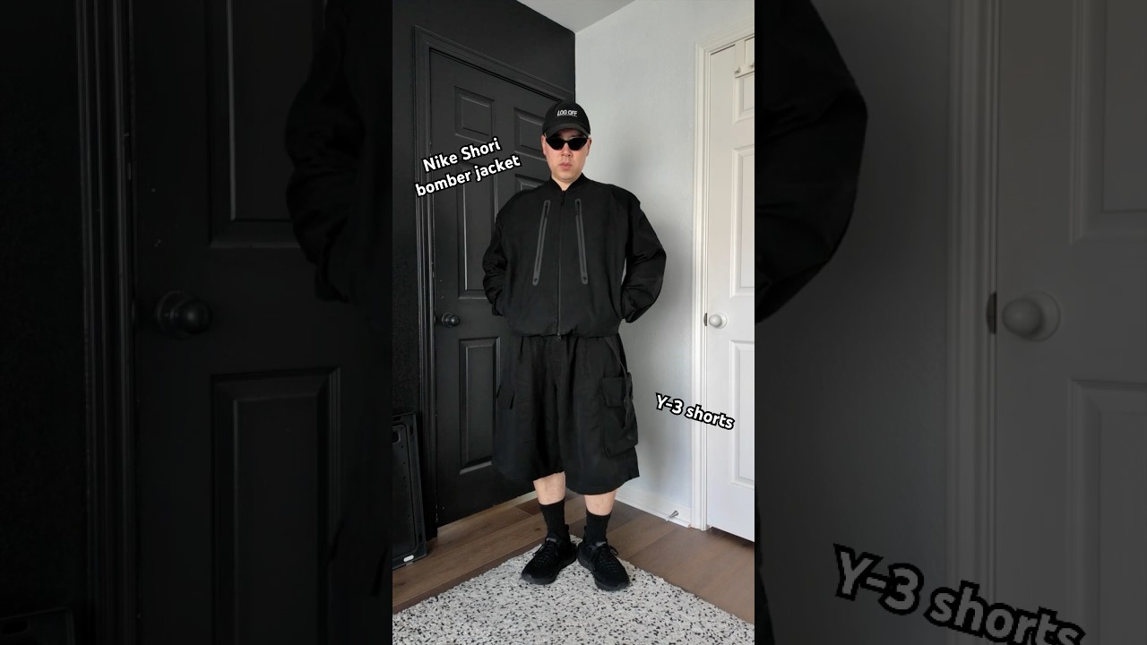 Куртка-бомбер Nike Tech Dri-FIT Shori, прозрачная майка Rick Owens, шорты из выстиранной саржи Y-3.