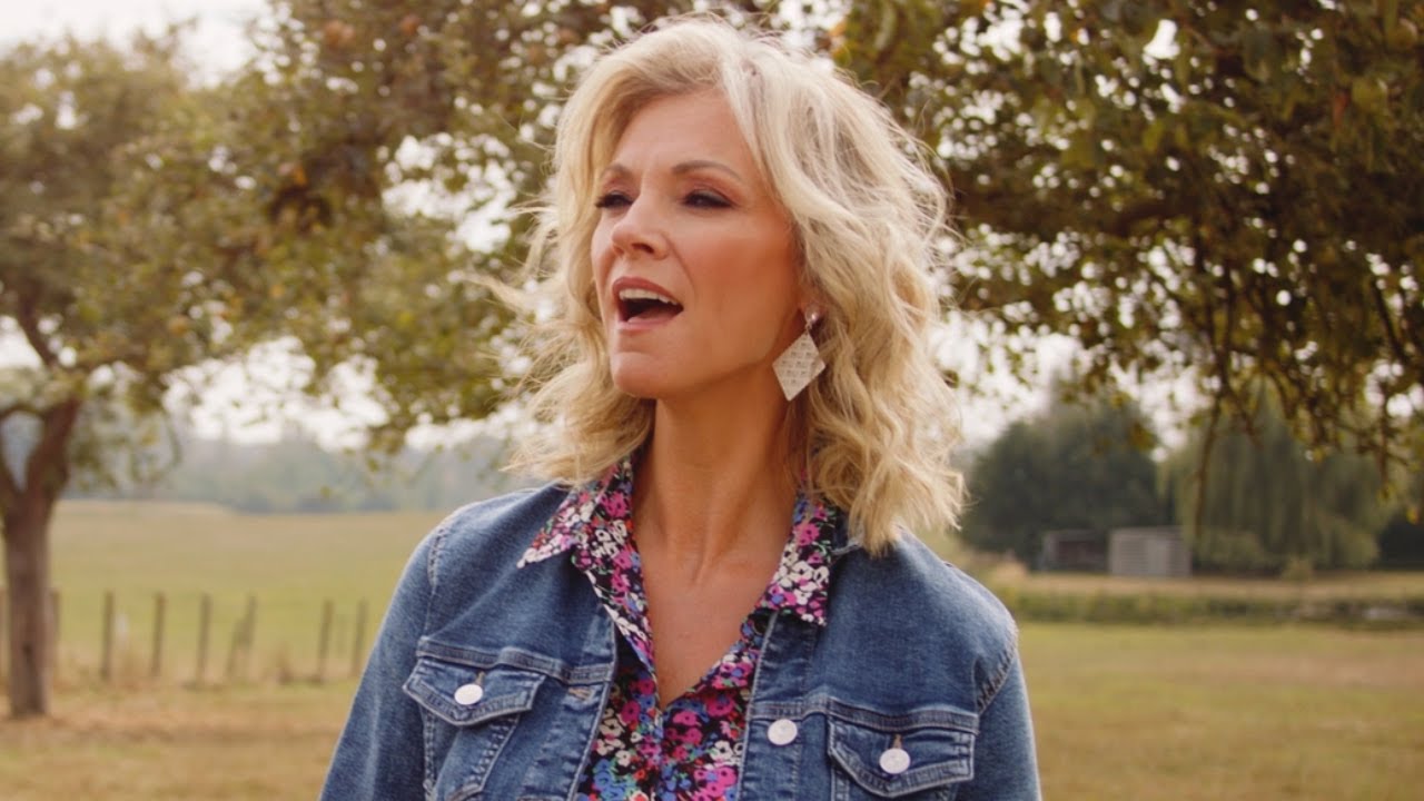 Laura Lynn - Zo Is Het Leven (Officiële Videoclip)