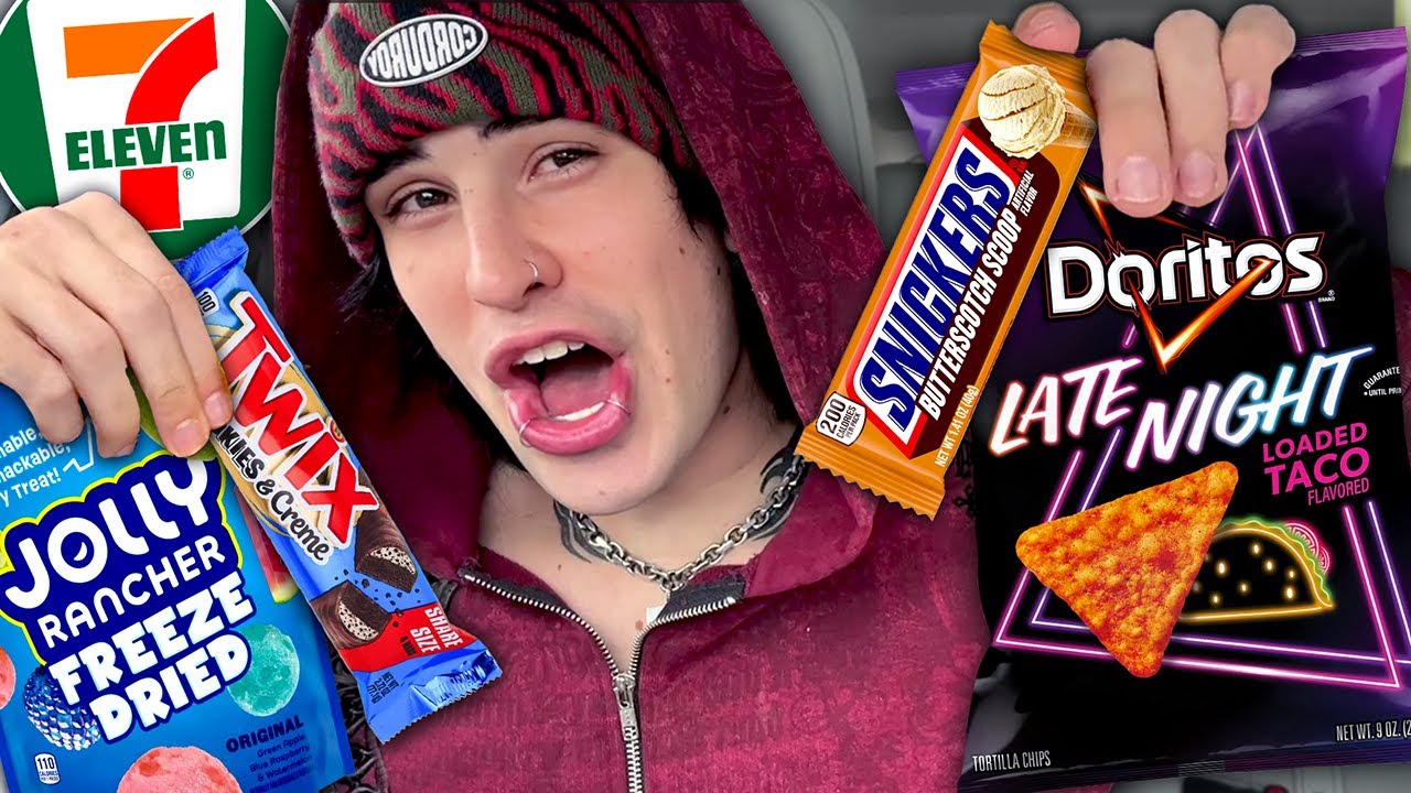 Trying NEW 7Eleven Snacks!