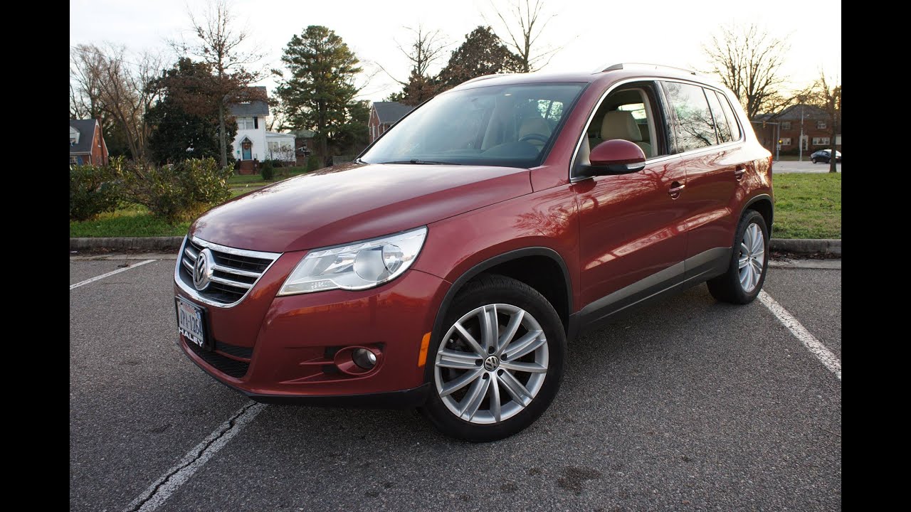 2011 Volkswagen Tiguan 2.0T SE 4Motion Walkaround, Start up, Tour and Overview
