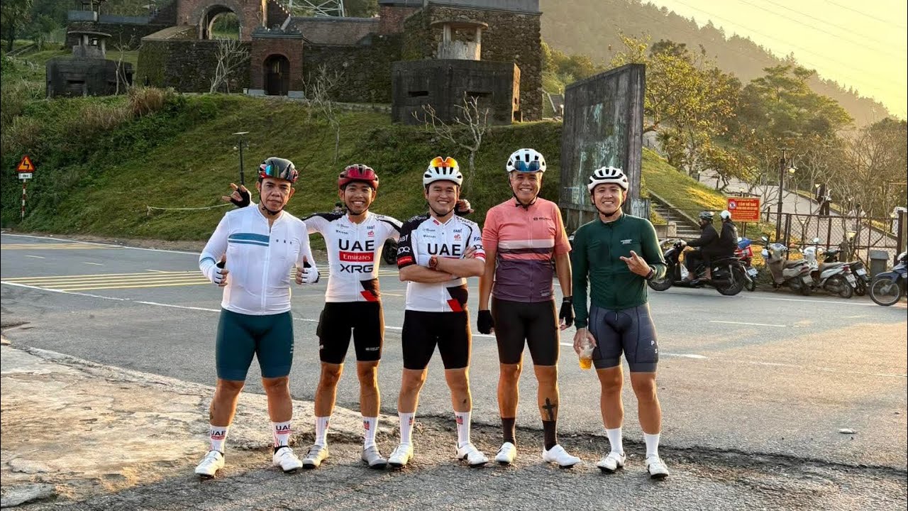 Cycling in Da Nang ( Hai Van Pass + Lang Co ) 