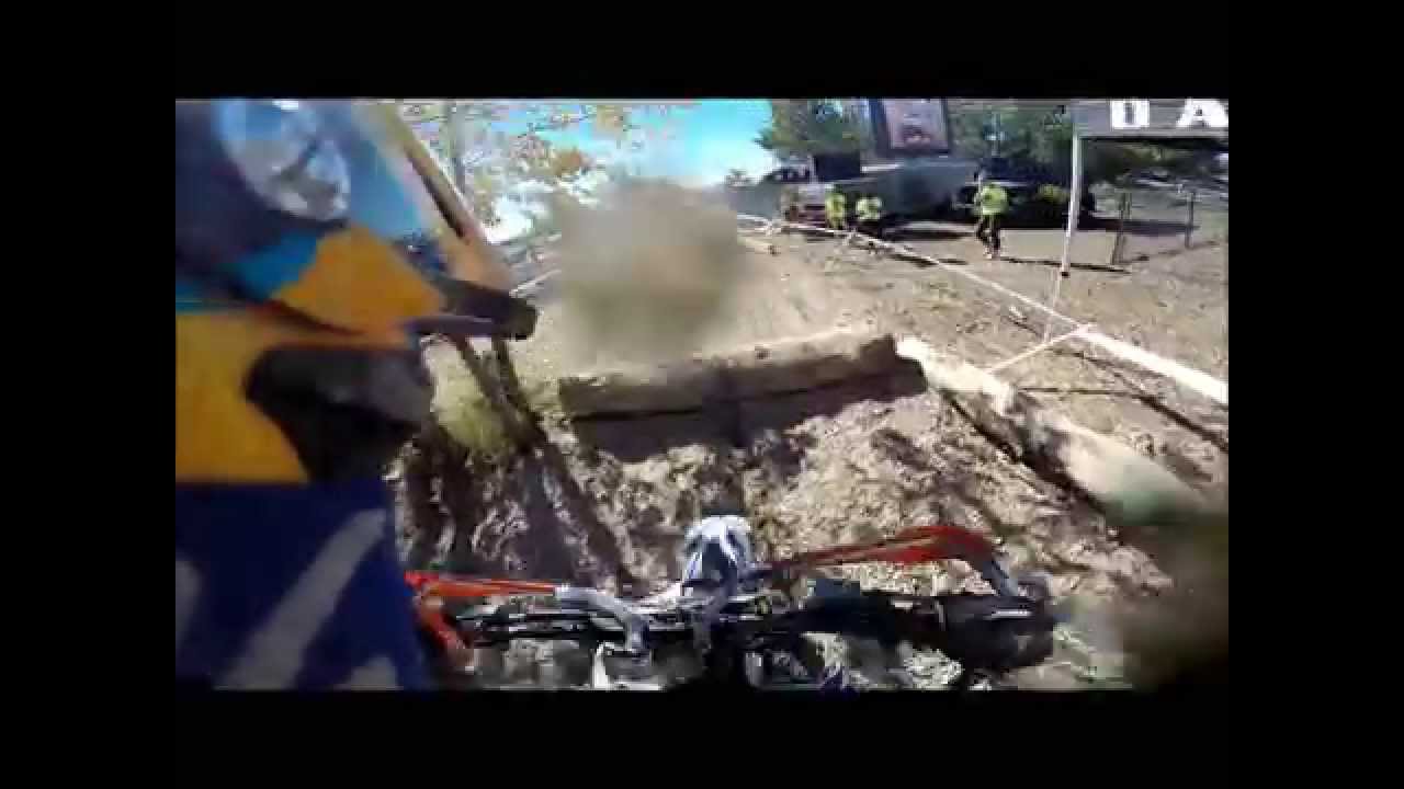 Megan Griffiths: Crashes in Red Bull Rocks and Logs 2014