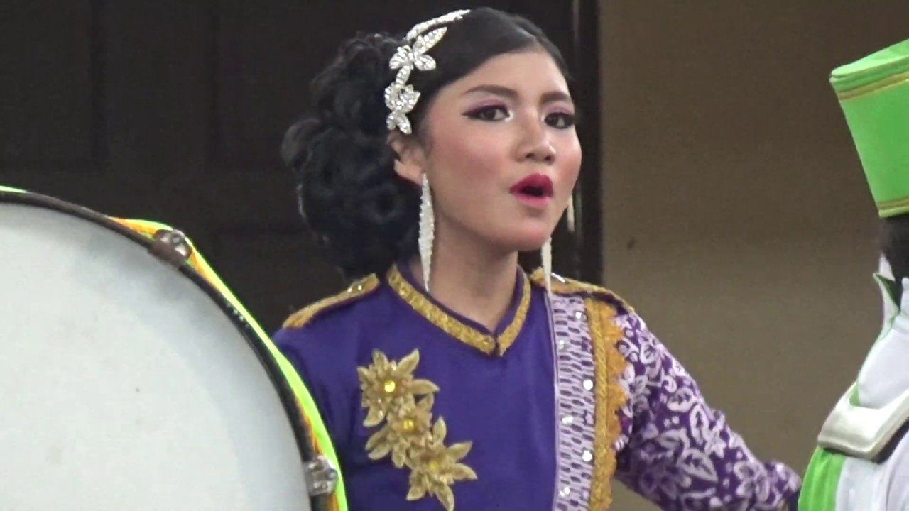 MAYORET MANIS dan CANTIK MARCHING BAND SMP NEGERI 1 SLAWI 2017