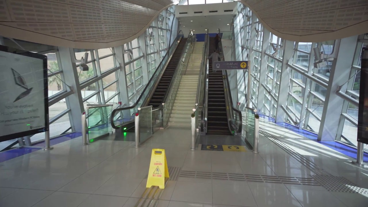 United Arab Emirates, Dubai Internet City Metro Station, 2X escalator, 1X elevator