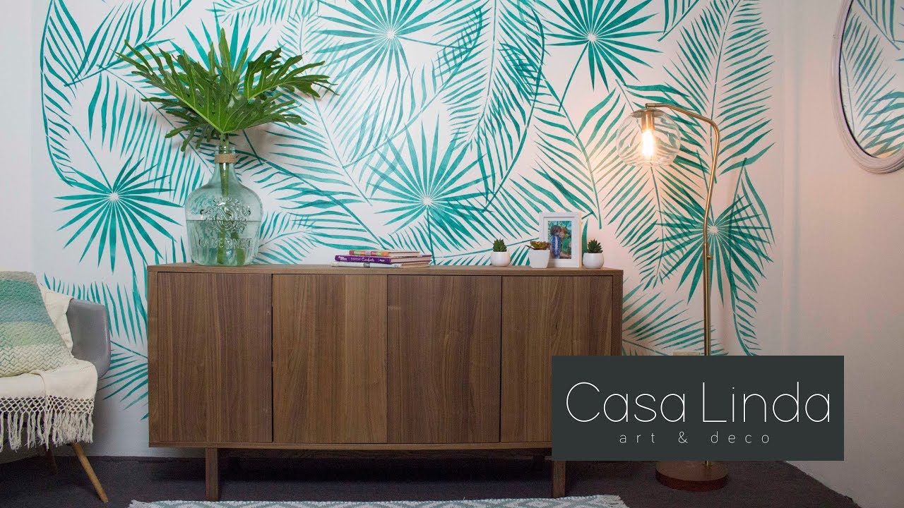 PARED CON STENCIL DE HOJAS (SELVATIKA)