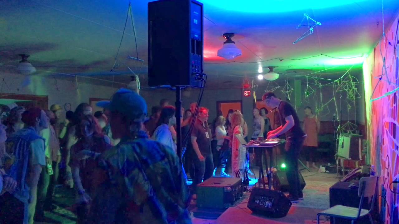 Coax Live: Plastik performing in Canada