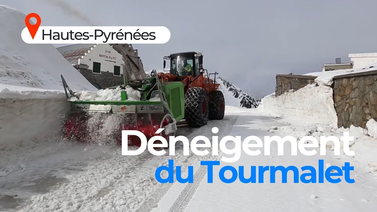 Déneigement du col du Tourmalet par les agents du Département